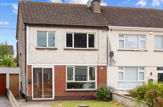 28 Hillcrest Walk, Hillcrest, Lucan, Co. Dublin, Lucan, Co. Dublin - Click to view photos