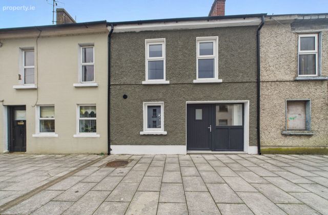 18b Kickham Street, Carrick-on-Suir, Co. Tipperary - Click to view photos