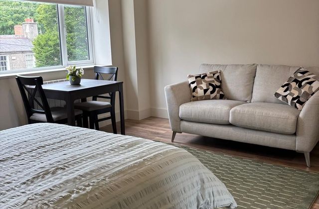 Cherry House, Mespil Estate, Ballsbridge, Dublin 4 - Click to view photos