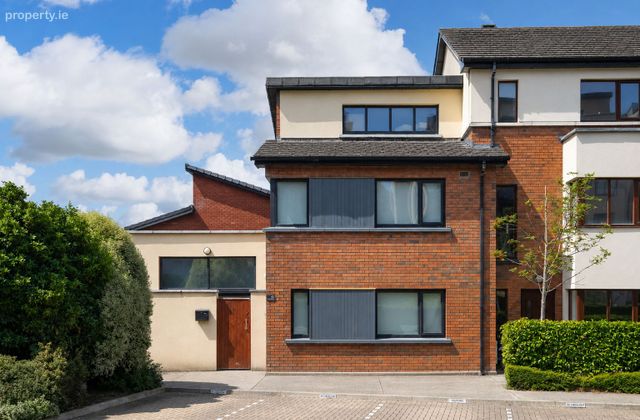 91 The Crescent, Carrickmines Manor, Carrickmines, Dublin 18 - Click to view photos