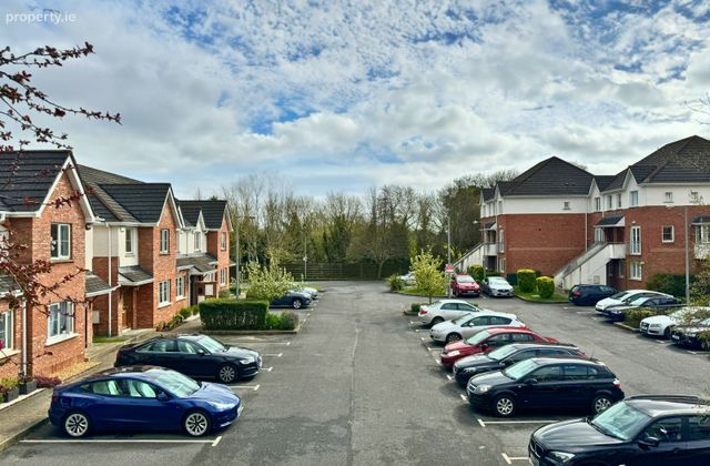 Summerseat Court, Main Street, Clonee, Co. Meath - Click to view photos