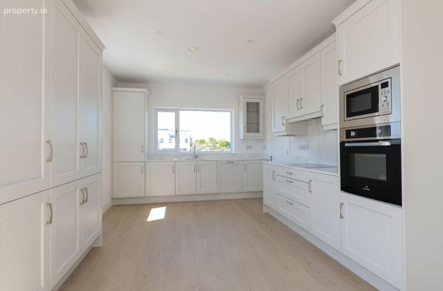 Cnoc Fearnain, Oranmore, Co. Galway, Oranmore, Co. Galway - Click to view photos