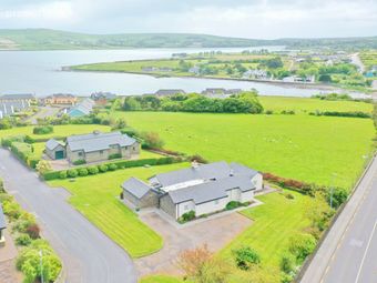 1 B&aacute;rr Na Coille, Dingle, Co. Kerry - Image 3