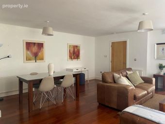 Apt, Brennanstown Square, Dublin 18, Brennanstown, Dublin 18 - Image 2