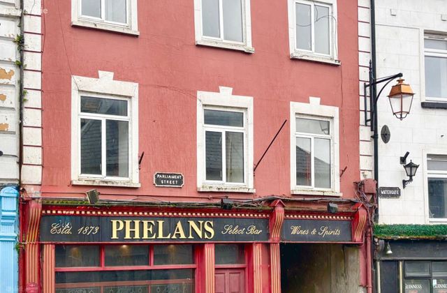 Phelans Bar, 30 Parliament Street, Kilkenny, Co. Kilkenny - Click to view photos