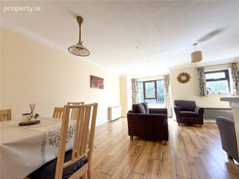 2 Martello Court, 75 Upper Newcastle Road, Newcastle, Galway, Newcastle, Co. Galway - Image 5
