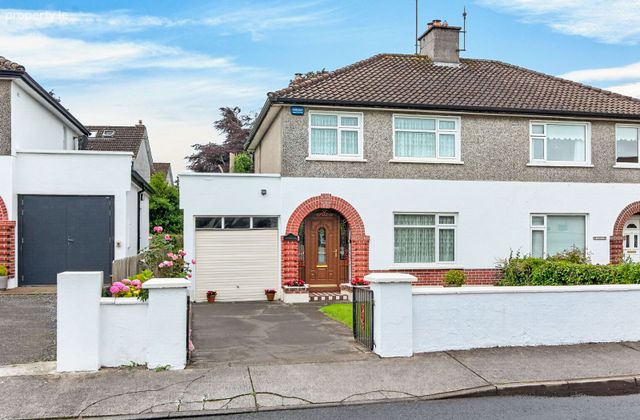 Glenanaar, 5 Larkhill Road, Sligo, Co. Sligo - Click to view photos
