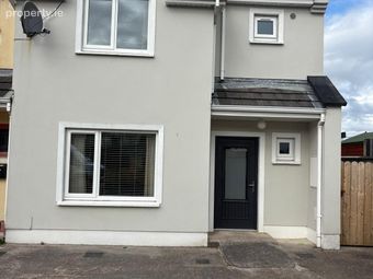 Castle Court, Dromahair, Dromahair, Co. Leitrim