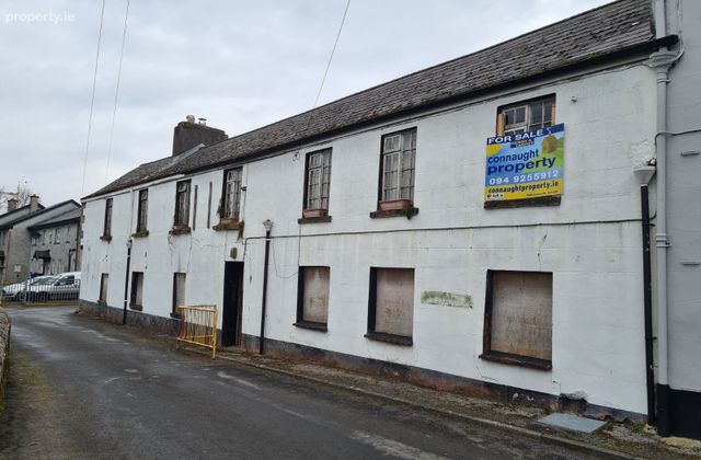 Market Square, Charlestown, Co. Mayo - Click to view photos