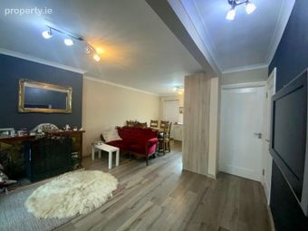 1 Saint Oliver's Park, Castlebellingham, Co. Louth - Image 3