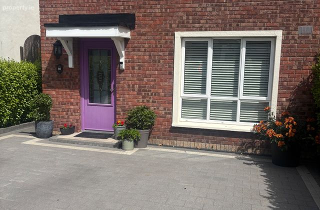 Short Term Let Only. Saint David's Park, Beaumont, Dublin 9 - Click to view photos