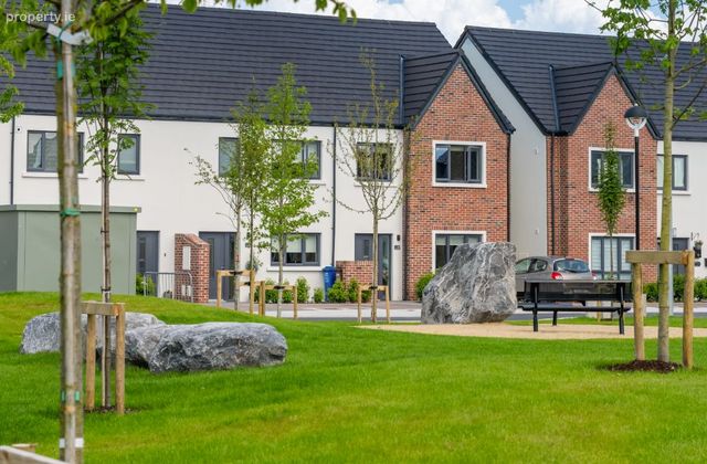4 Bedroom Semi Detached, South Circular Road, Co. Limerick - Click to view photos
