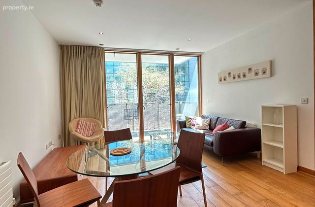 Killashee House, IFSC, Dublin 1 - Click to view photos