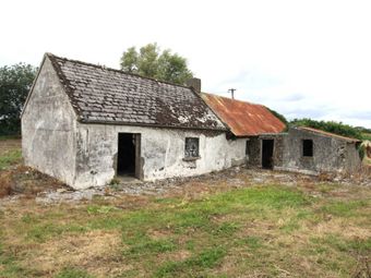 Derelict Cottage At, Garryhundon, Ballybar, Carlow, Carlow Town, Tinryland, Co. Carlow - Image 2