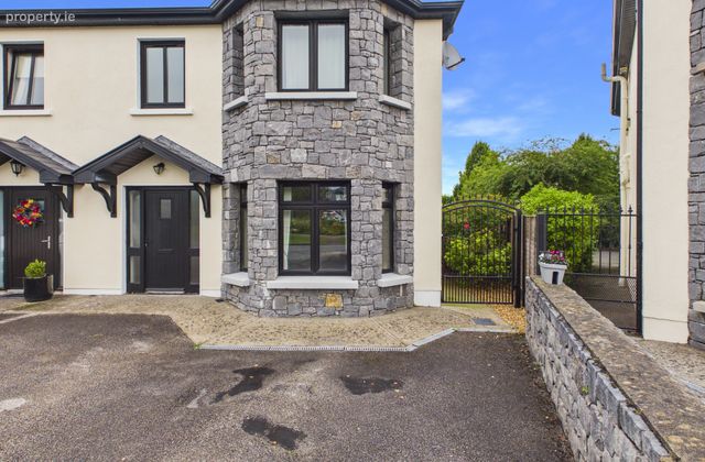 29 Ti Na Ri, Loughrea, Co. Galway, Loughrea, Co. Galway - Click to view photos