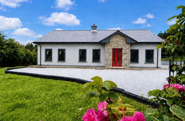 Gortdromakiery, Muckross, Muckross, Co. Kerry - Click to view photos