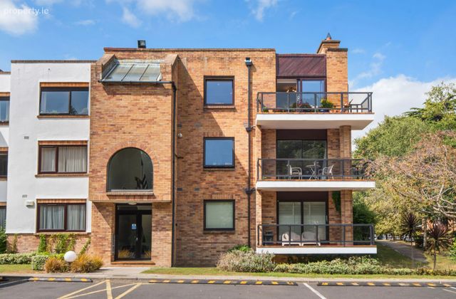 Apartment 33, The Elms, Mount Merrion Avenue, Blackrock, Co. Dublin - Click to view photos