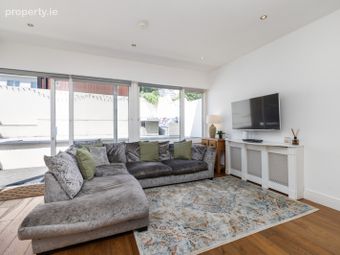 8 Sandyford Hall Grove, Dublin 18, Leopardstown, Dublin 18 - Image 3