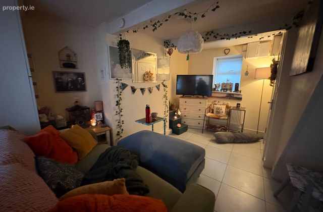 2 Courtney's Avenue, Roman Street, Blackpool, Co. Cork - Click to view photos