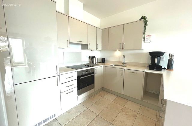 Crofton Hall, Hamilton Park, Castleknock, Dublin 15, Castleknock, Dublin 15 - Click to view photos