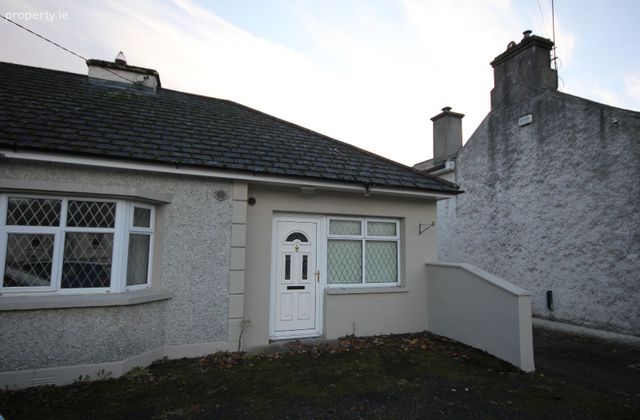The Right, Ballinakill Road, Abbeyleix, Abbeyleix, Co. Laois - Click to view photos