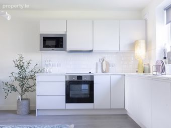 Large 3 Bedroom House, Adamstown, Adamstown, Co. Dublin - Image 3