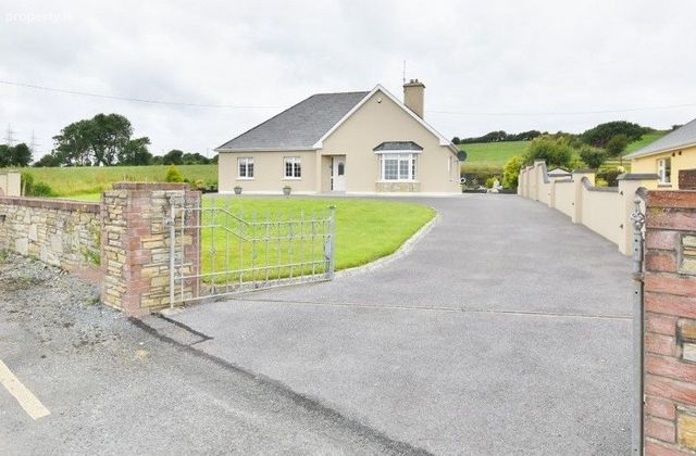Kilpadogue, Tarbert, Tarbert, Co. Kerry - Click to view photos