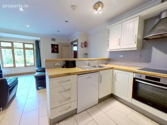 3 Taylors Hill Court, Rosary Lane, Taylor's Hill, Co. Galway