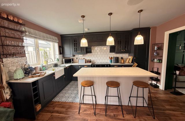 Rathborne Square, Rathborne Park, Royal Canal Park, Dublin 15 - Click to view photos