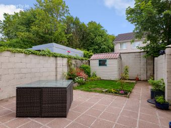 18 An Fiod&aacute;n, Doughiska, Briarhill, Co. Galway - Image 2