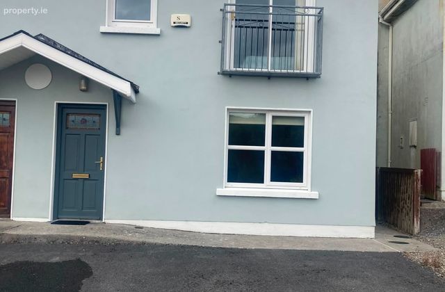 16 Radharc Na Mara, School Road, Lahinch, Ennis, C, Lahinch, Co. Clare - Click to view photos