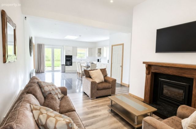 Lower Road, Bunratty East, Bunratty, Co. Clare - Click to view photos