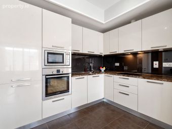 327 Sancton Wood, Heuston South Quarter, Sant John's Road West, Dublin 8, Dublin 8 - Image 4