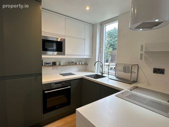 12 Rowan House, Mespil Estate, Sussex Road, Dublin 4, D04 Fa02, Ballsbridge, Dublin 4 - Image 3