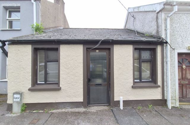 9a Straw Hall, Gerald Griffin Street, Gurranabraher, Co. Cork - Click to view photos