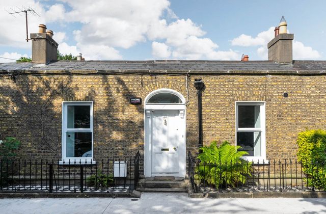 23 Vavasour Square, Sandymount, Dublin 4, Co. Dublin, Sandymount, Dublin 4 - Click to view photos