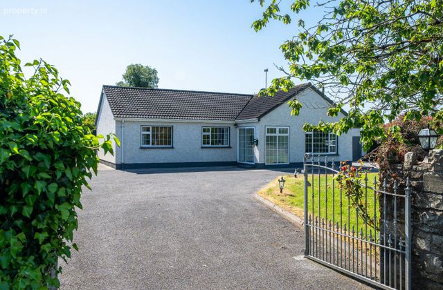 Tower View, Noggusboy, Ferbane, Co. Offaly - Click to view photos