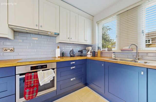 11 Fernleigh Grange, Carpenterstown, Dublin 15 - Click to view photos