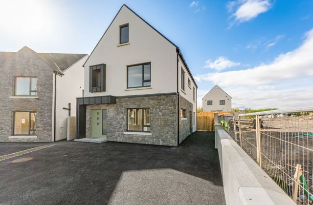 Westpoint Avenue, Donegal, Donegal Town, Co. Donegal - Click to view photos