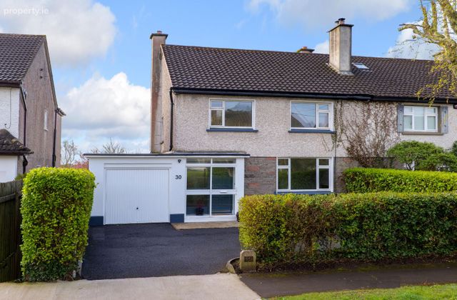 30 Glenard Crescent, Salthill, Co. Galway - Click to view photos