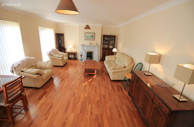 32 Douglas Wells, Douglas, Co. Cork - Click to view photos
