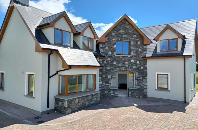 4 Carrig Dun, Killorglin, Co. Kerry - Click to view photos
