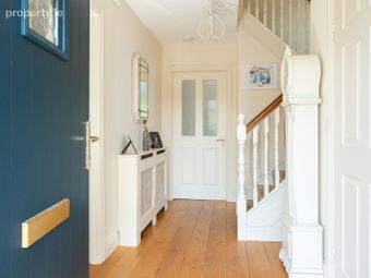 11 Cois Cuain, Courtmacsherry, Butlerstown, Co. Cork - Image 3