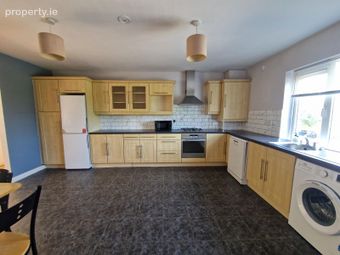 67 Heathervue, Glanmire, Riverstown, Co. Cork - Image 2
