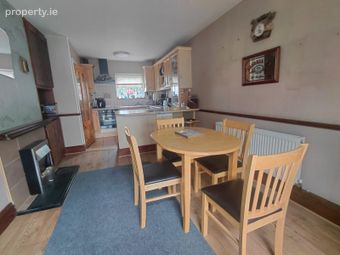 8 James Connolly Park, Tipperary Town, Co. Tipperary - Image 5
