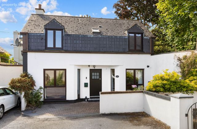 2 Hollywood Mews, Mount Anville Road, Goatstown, Dublin 14 - Click to view photos