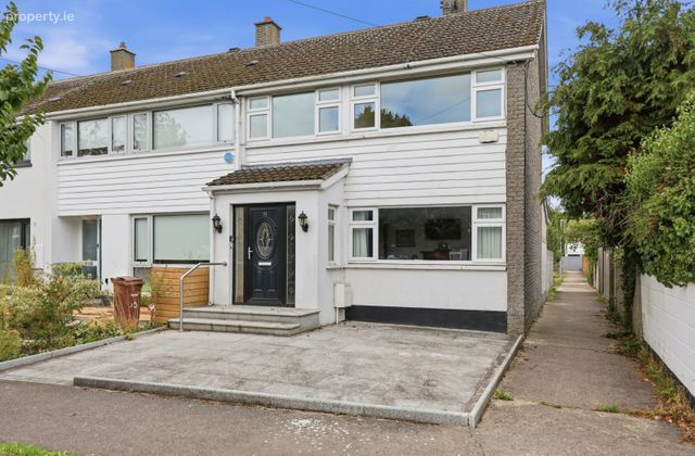 57 Sutton Grove, Sutton, Bayside, Dublin 13 - Click to view photos