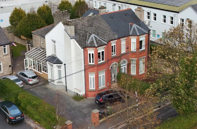The Residence, 9 Kellyville Park, Portlaoise, Portlaoise, Co. Laois - Click to view photos