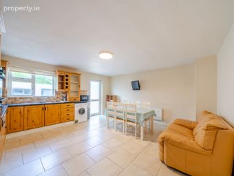 113 Springfield Court, Castlebar, Castlebar, Co. Mayo - Image 4