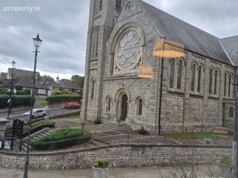 Main Street, Howth, Dublin 13 - Image 4